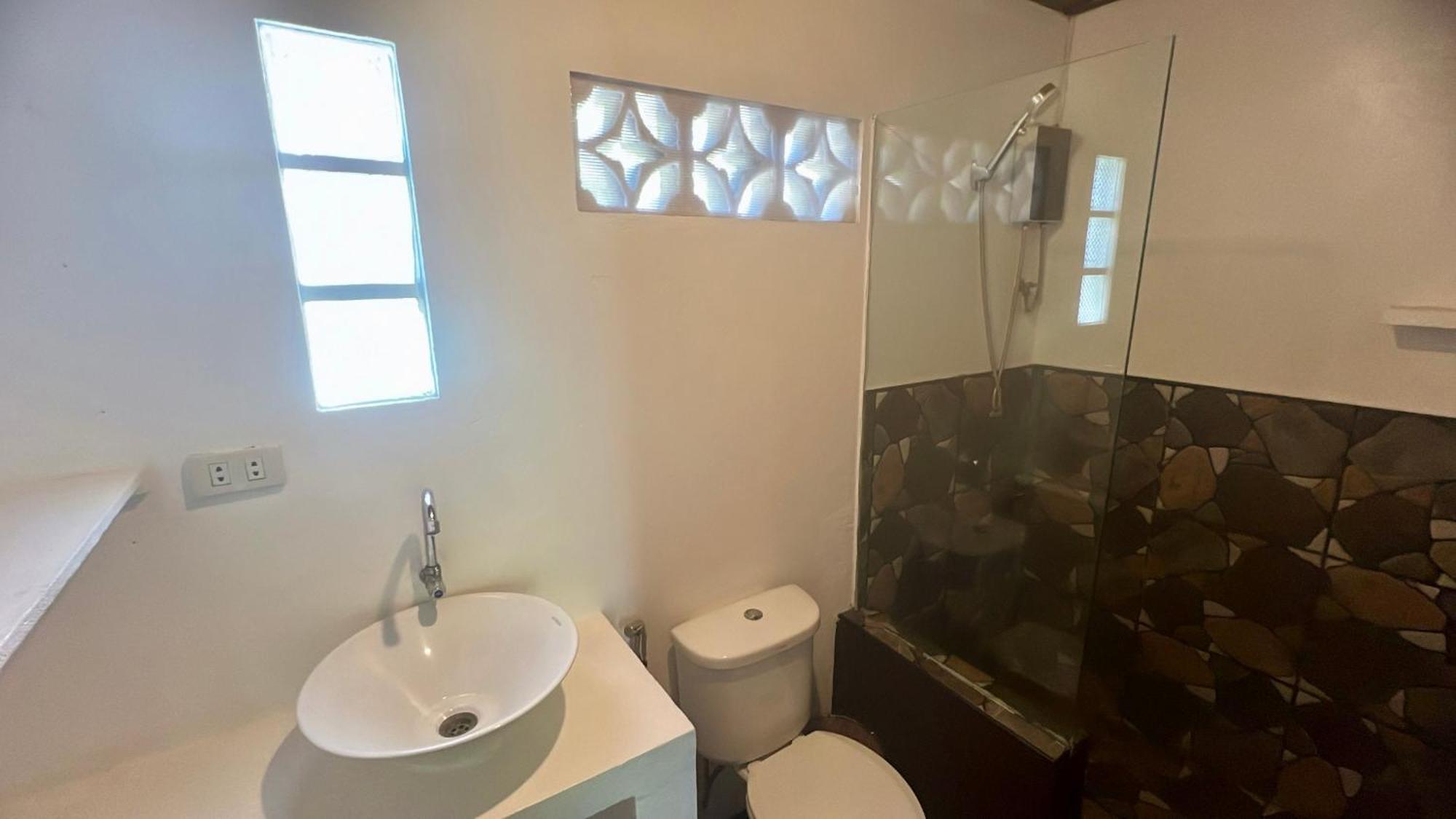 Yay Lodge Siargao, Private Room 1 With Ac & Hot Shower And Fast Starlink Wifi General Luna  Εξωτερικό φωτογραφία