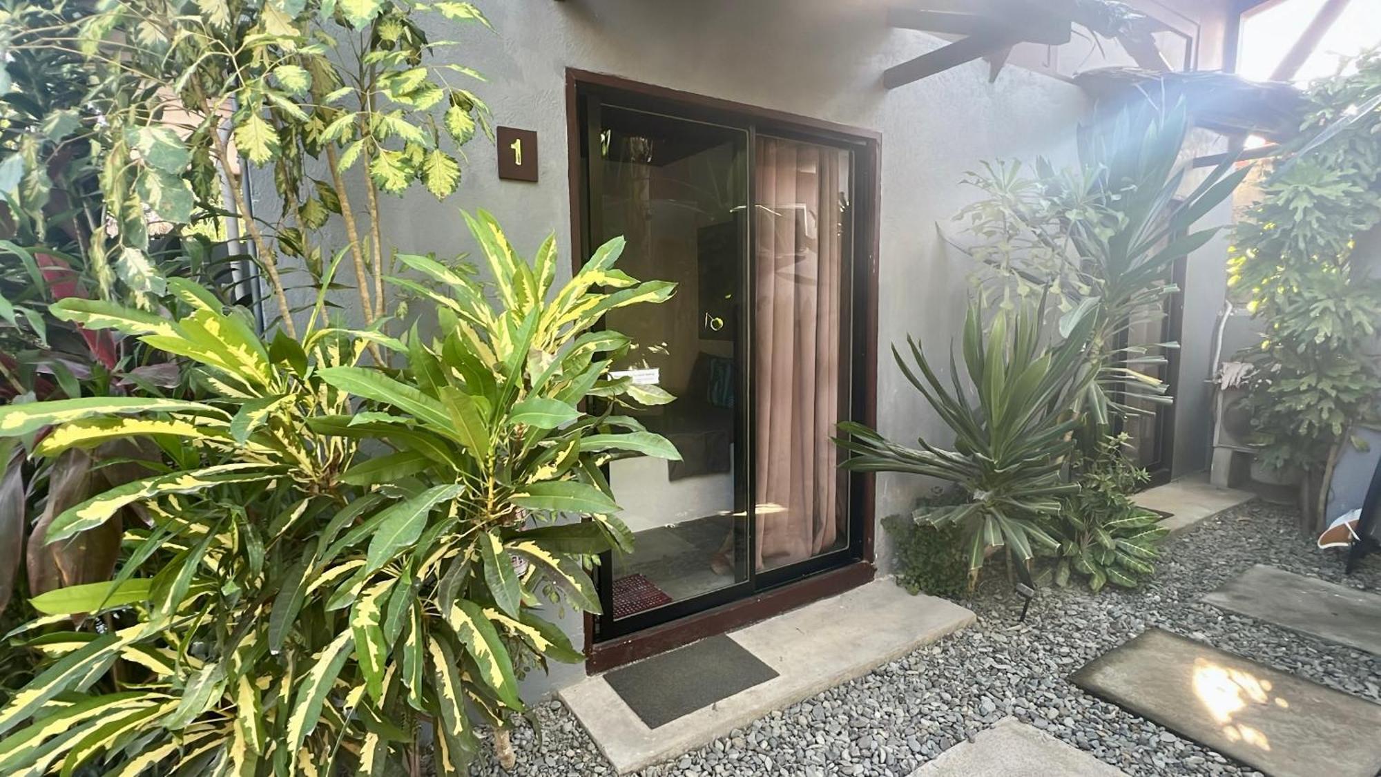 Yay Lodge Siargao, Private Room 1 With Ac & Hot Shower And Fast Starlink Wifi General Luna  Εξωτερικό φωτογραφία