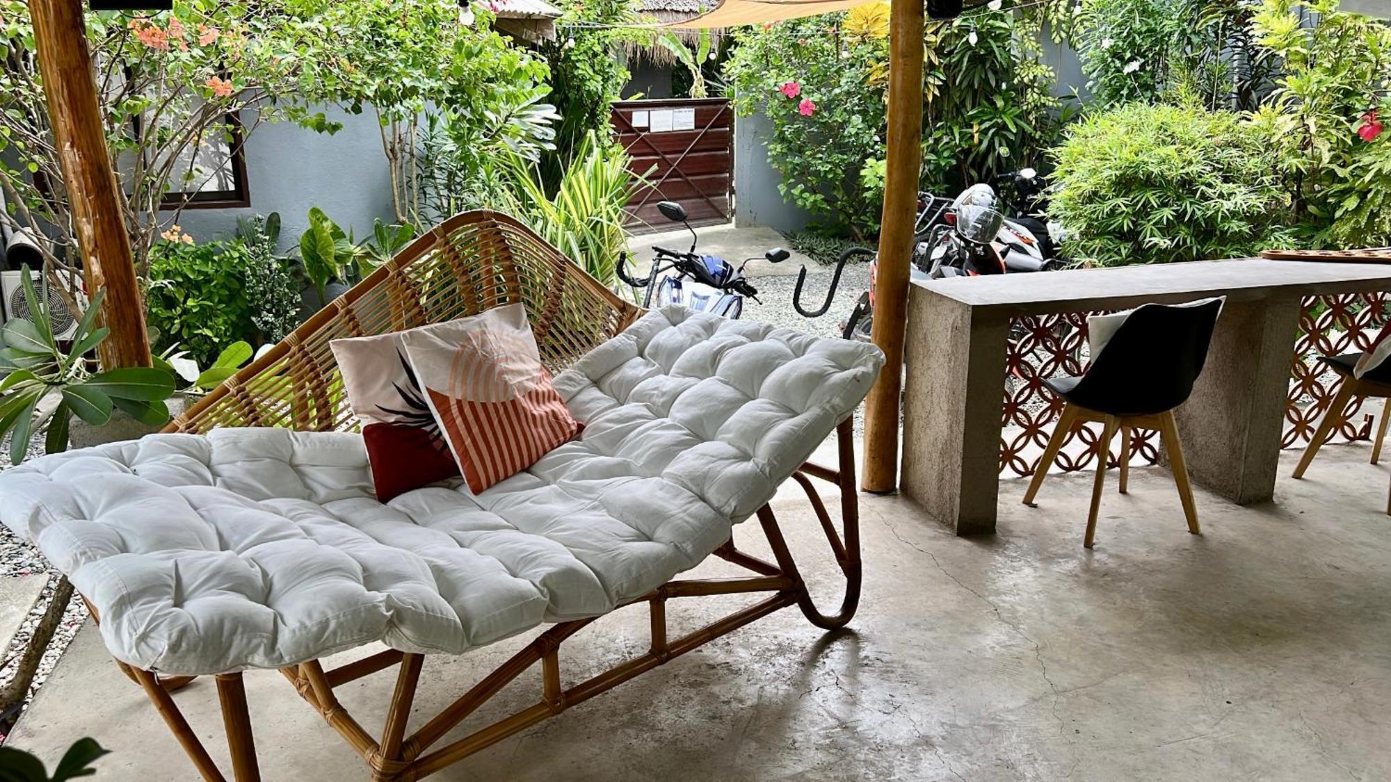 Yay Lodge Siargao, Private Room 1 With Ac & Hot Shower And Fast Starlink Wifi General Luna  Εξωτερικό φωτογραφία